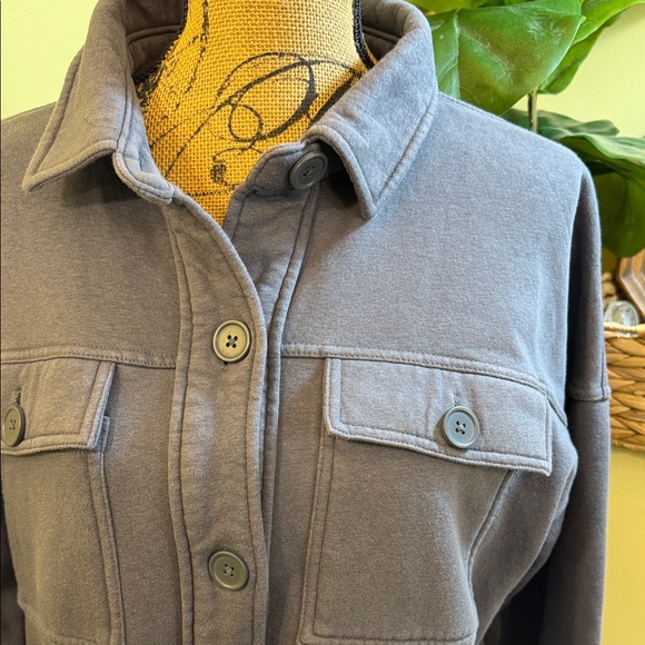 Button-Front Shacket Overshirt in Gray - Picture 3 of 7